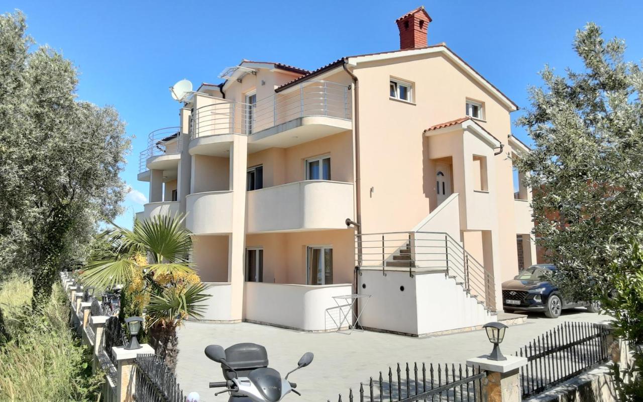 Appartments D&D Peroj Ngoại thất bức ảnh