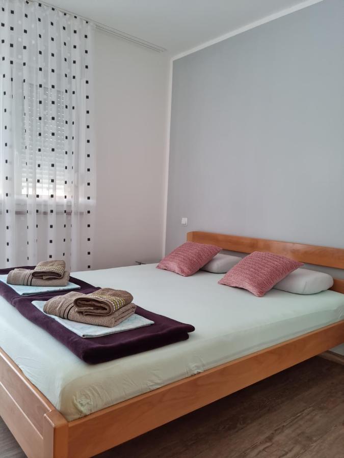 Appartments D&D Peroj Ngoại thất bức ảnh