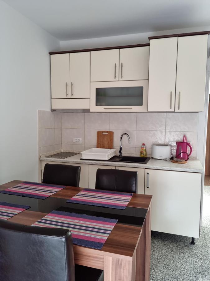 Appartments D&D Peroj Ngoại thất bức ảnh