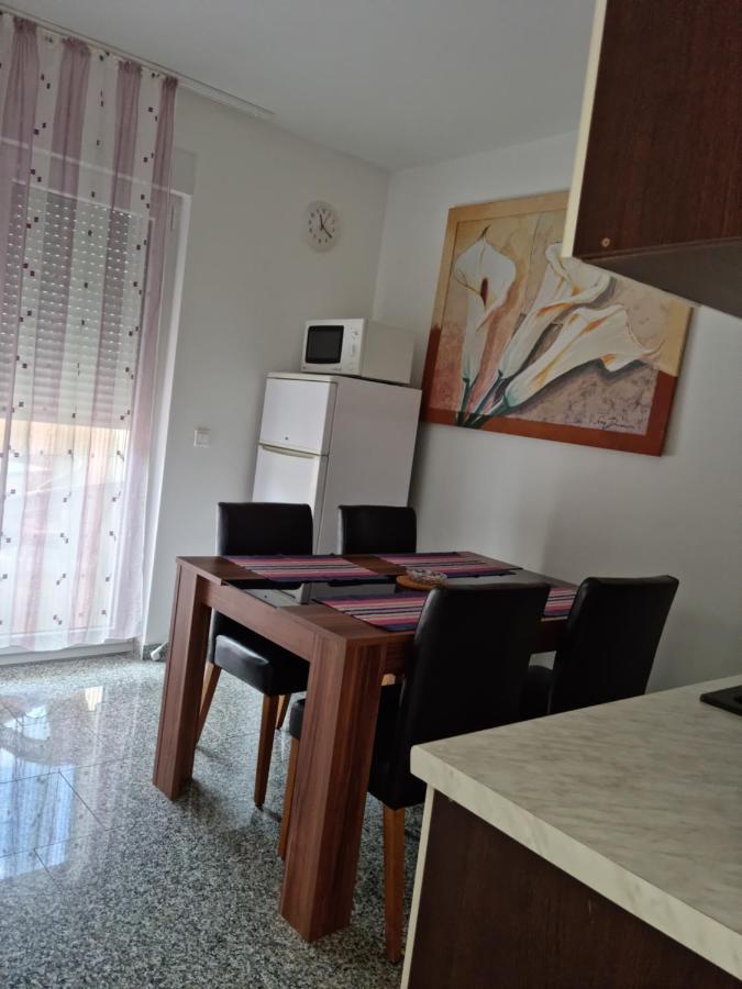 Appartments D&D Peroj Ngoại thất bức ảnh