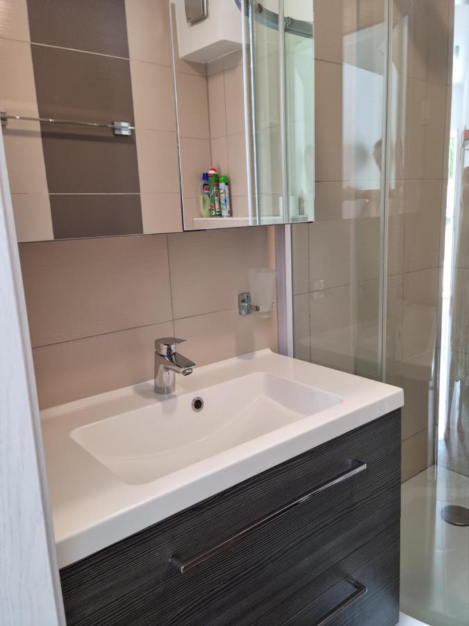 Appartments D&D Peroj Ngoại thất bức ảnh
